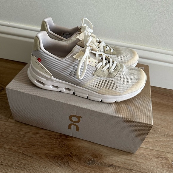 On Running Shoes - Cloud drift on clouds